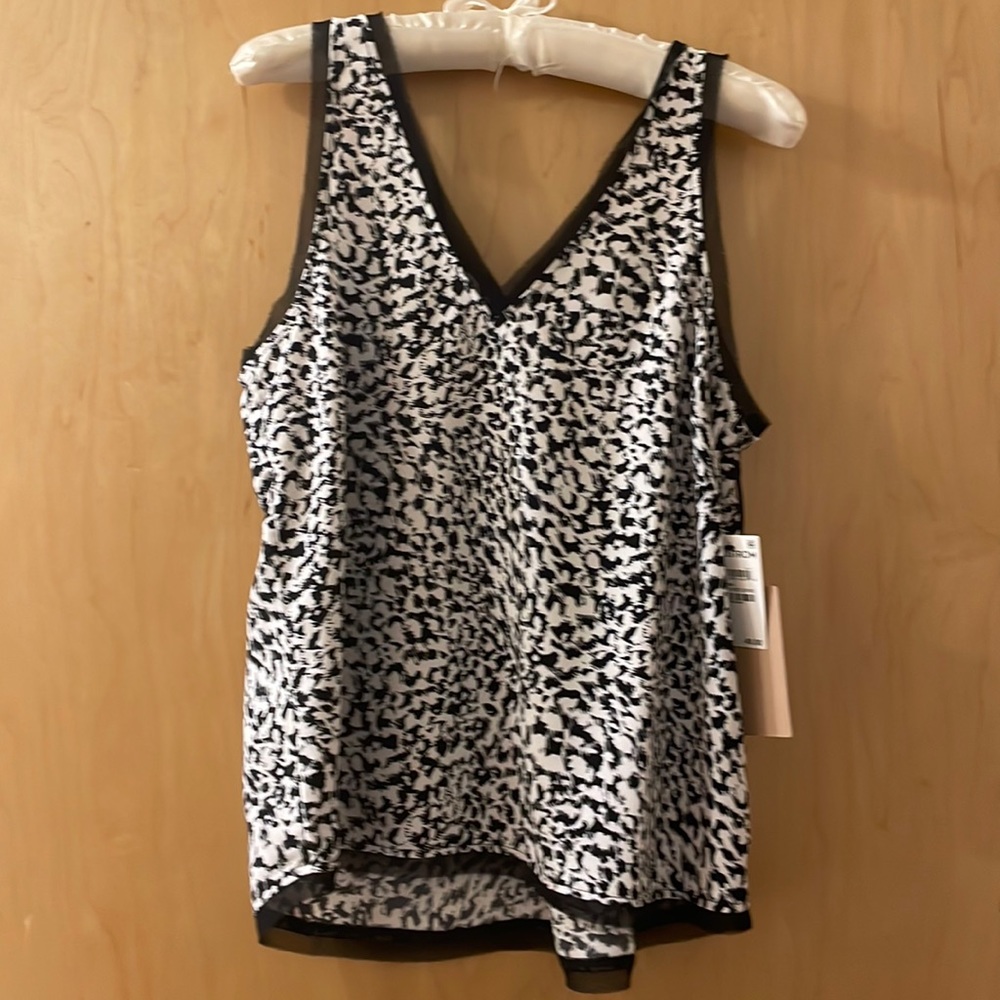 Halogen black and white tank